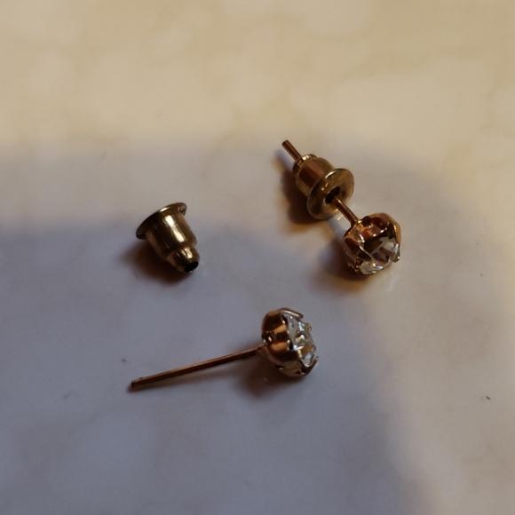 Rhinestone stud earrings - Picture 4 of 5